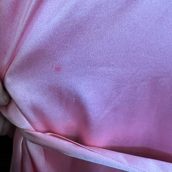 Limited Edition Victoria's Secret 2016 Pink Robe - Picture 6 of 16